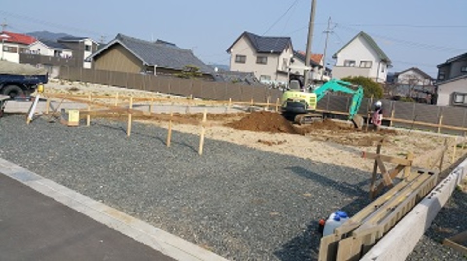 基礎工事の始まり